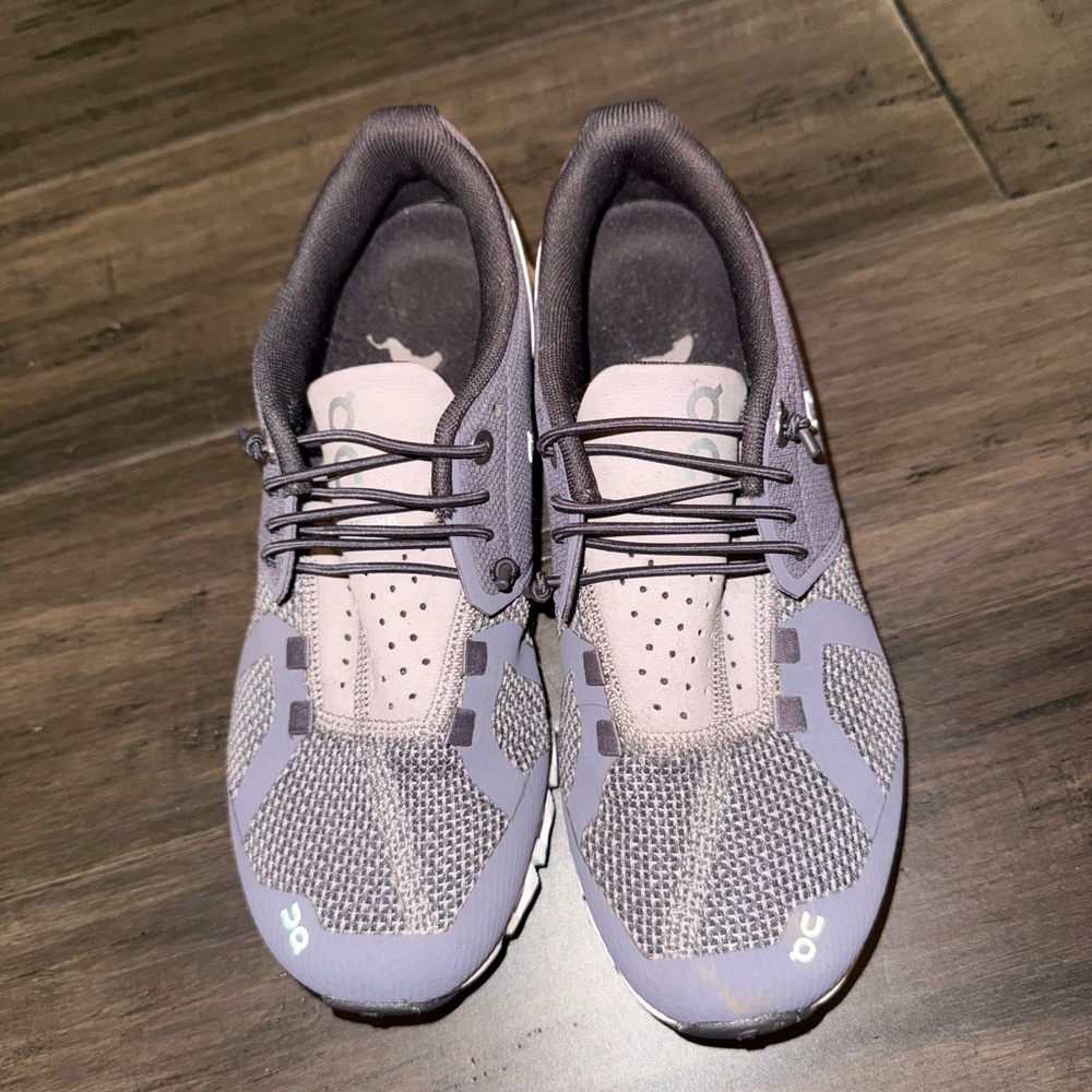 On Running tennis shoes